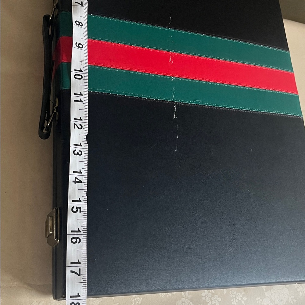 Classic Green Backgammon Set - Picture 4 of 5